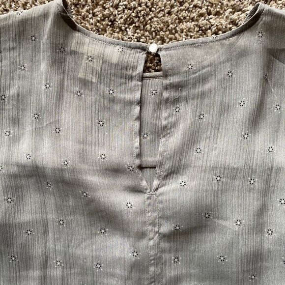 💼LOFT Sheer Gray Ruffled Blouse Like New - Picture 10 of 11
